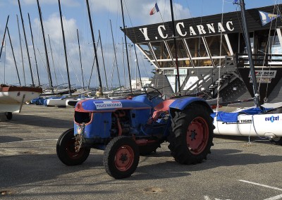 Insolite a Carnac - Tracteur de Police