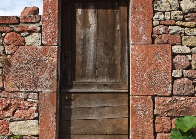 Porte à Collonges la rouge