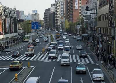 Avenue devant la gare de Shinagawa