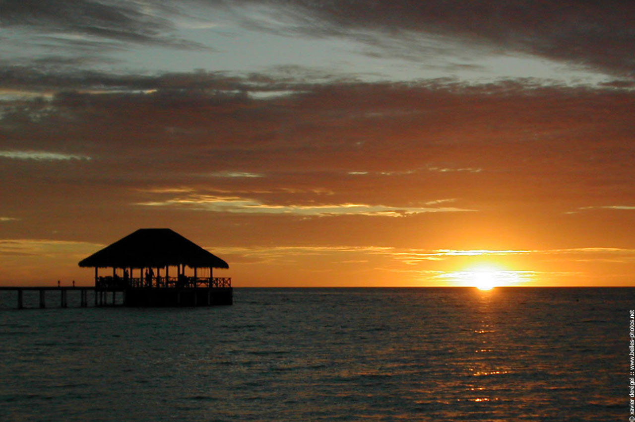 Beau Coucher De Soleil Aux Maldives Belles Photos