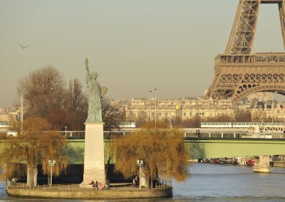 statue de la liberte tour Eiffel