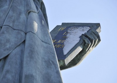 Le livre de la statue de la liberte de Paris