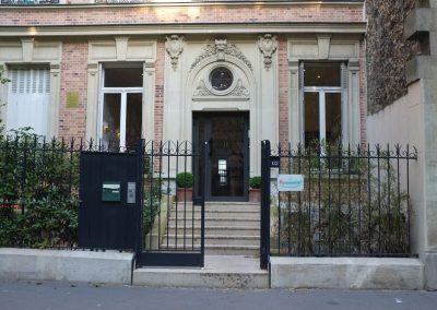 Façade du 122 Bd Exelmans Paris - Bureaux de Claude François