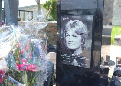 Messages sur la tombe de Claude François