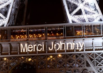 Merci Johnny sur la Tour Eiffel