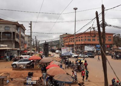 Une rue et ses commerces